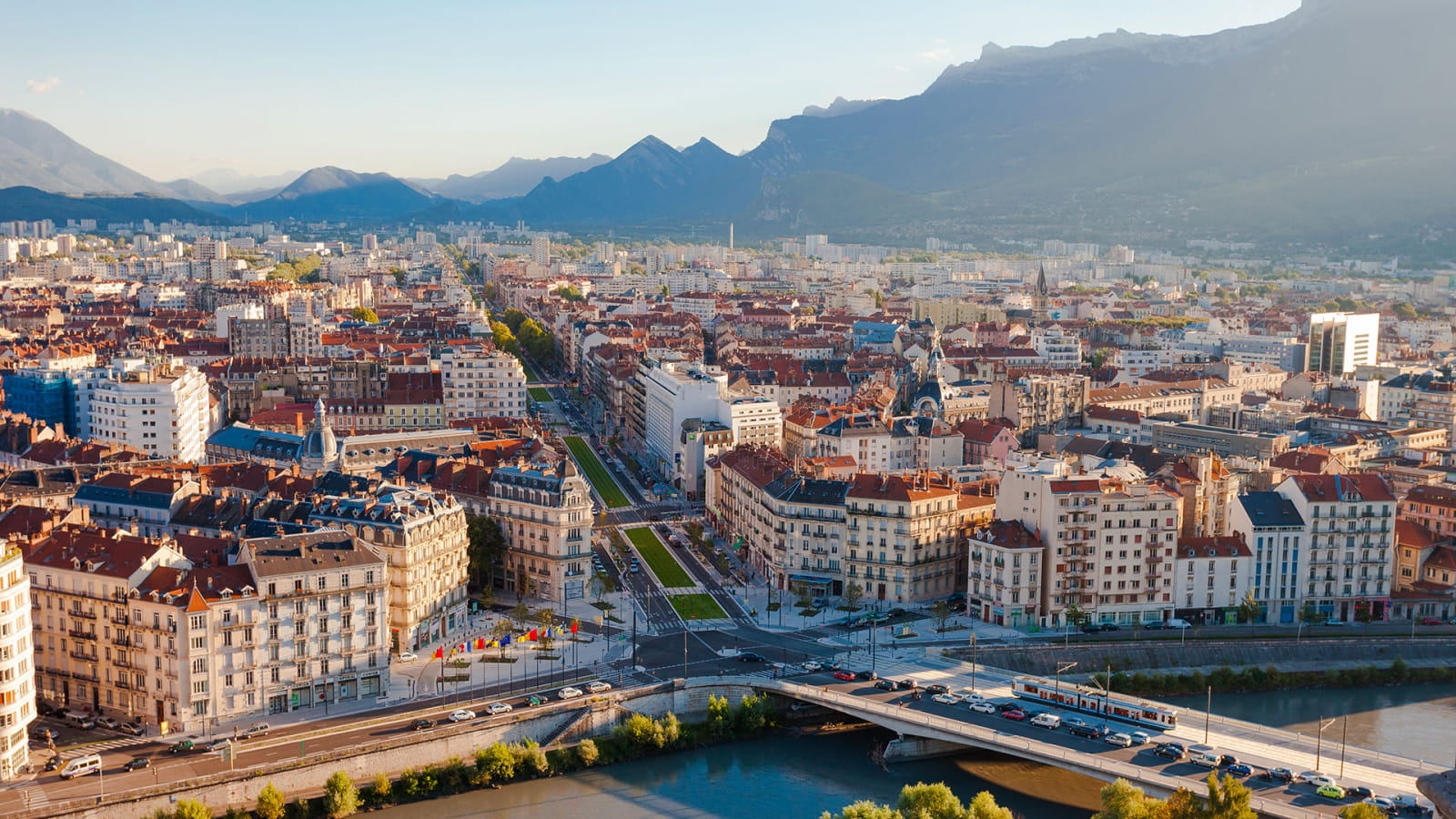 5 bonnes raisons de découvrir Grenoble, l'Historique | Auvergne-Rhône-Alpes  Tourisme