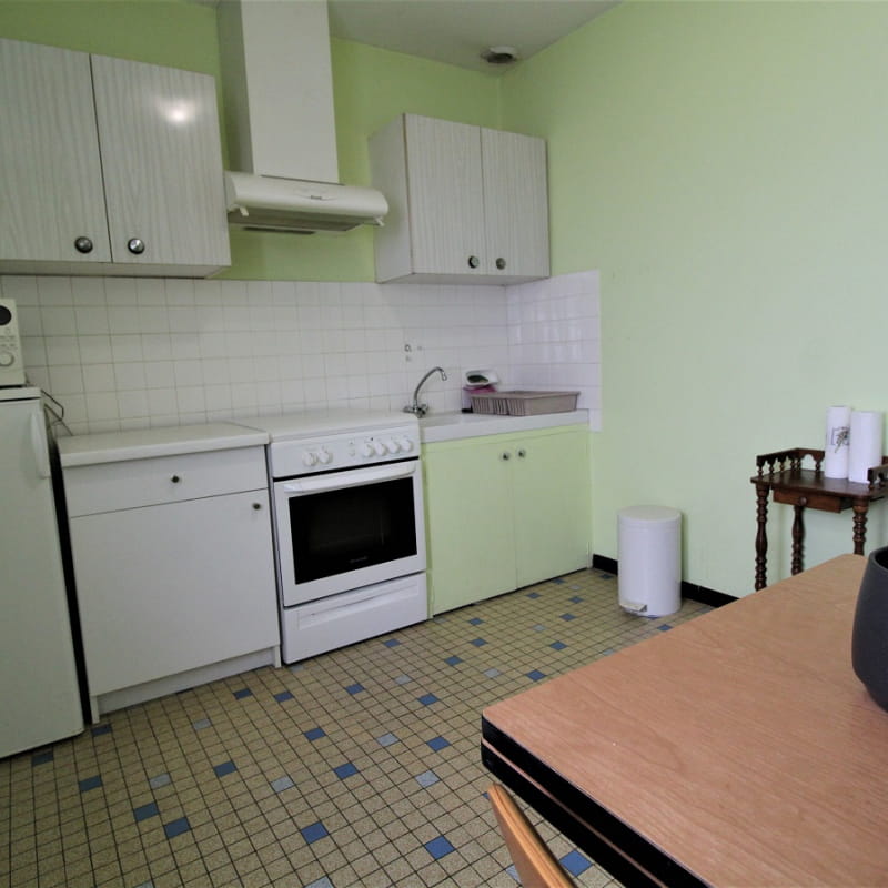 Gîte à l'étage de La Panoncelière à Rontalon dans les Coteaux du Lyonnais (Rhône): la cuisine.