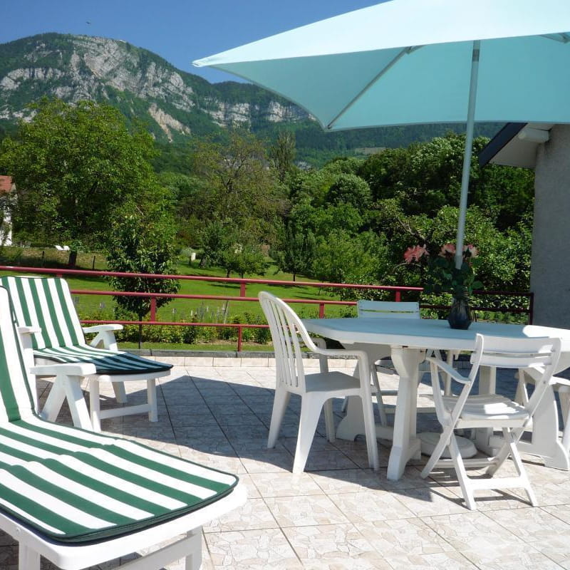 Location-3etoiles-aixlesbainsrivieradesalpes.com-hiblot-terrasse