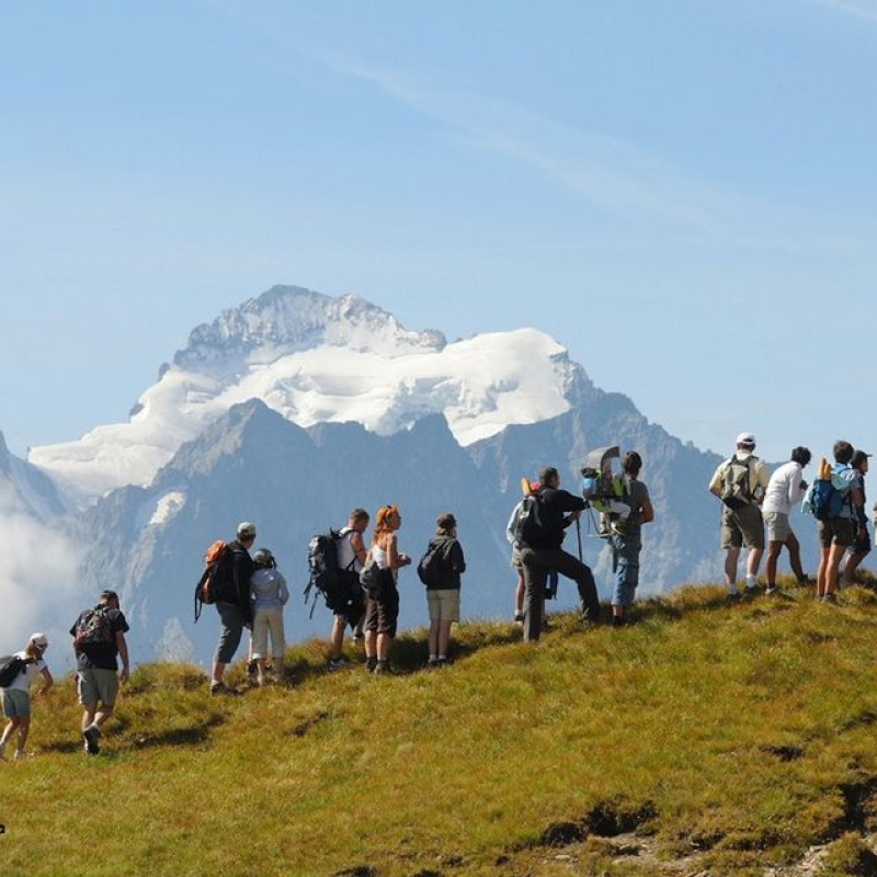 Walks and hikes with Montagne Grandeur Nature/ Estancot