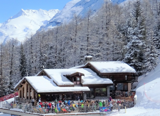 La Fema mountain restaurant in Val Cenis-Lanslevillard