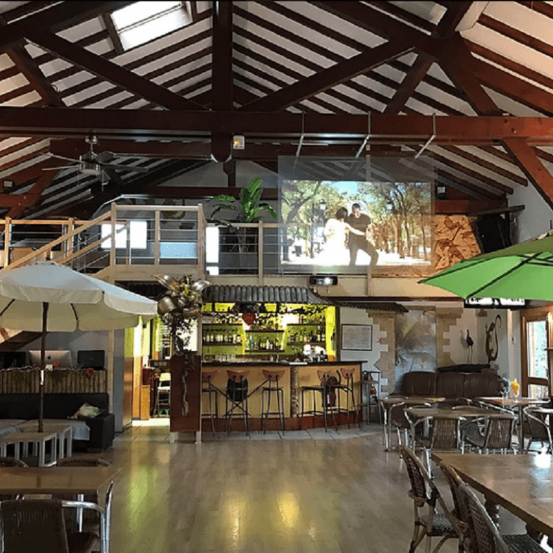 salle de restaurant - piste de danse - bar