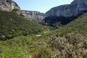 Cano¨é accompagné dans les Gorges de l'Ardèche
