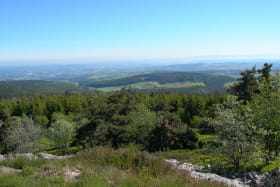 Le Puy de la Tuile et sentier de découverte de l'apprenti botaniste