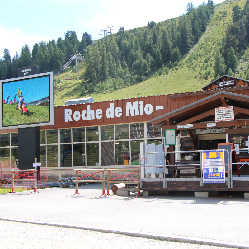 Roche de Mio ski lift departure