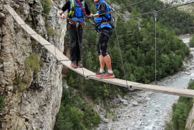 Via ferrata et parcours insolites avec le bureau des Guides Savoie Maurienne