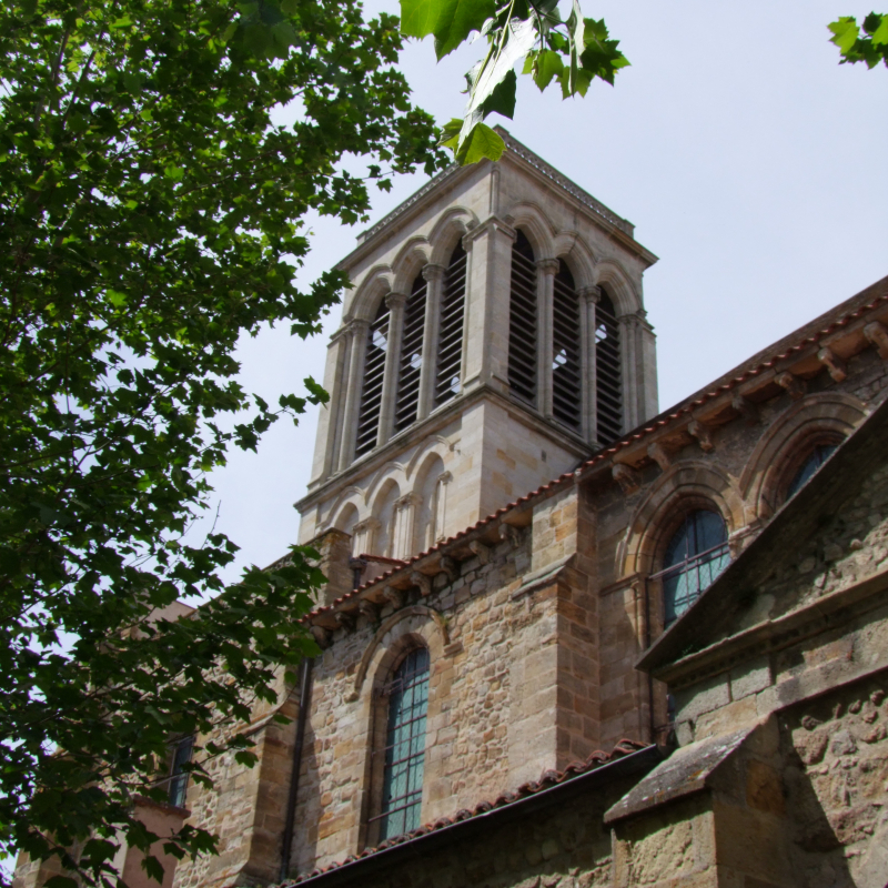 Église collégiale Saint-Cerneuf