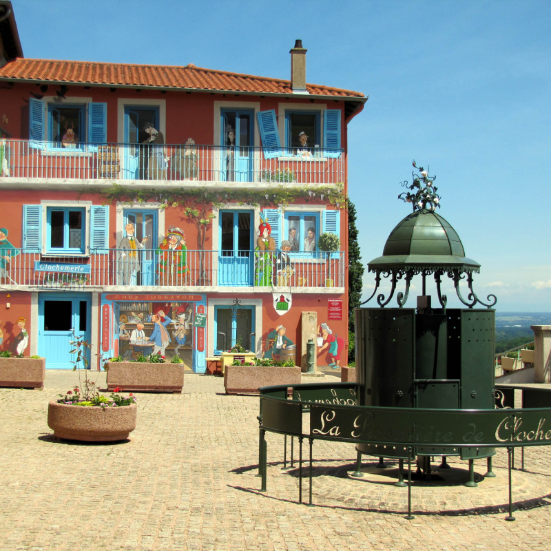 Oeno-tourism centre in Clochemerle