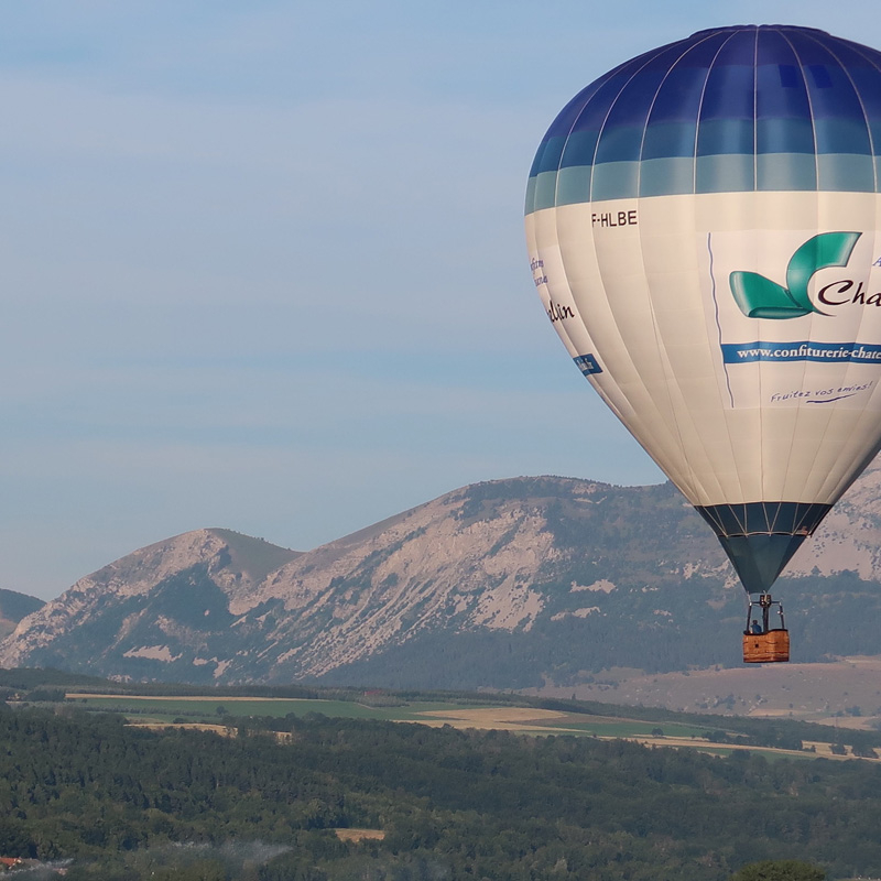 Vol libre en montgolfière au-dessus de la vallée du Champsaur