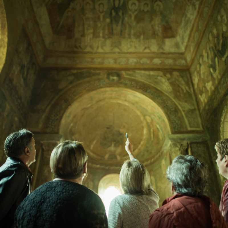 Visite guidée groupe - L'abbatiale de St Chef et ses fresques