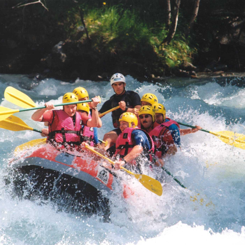 Wonderful mountain : enjoy rafting & trail with guide
