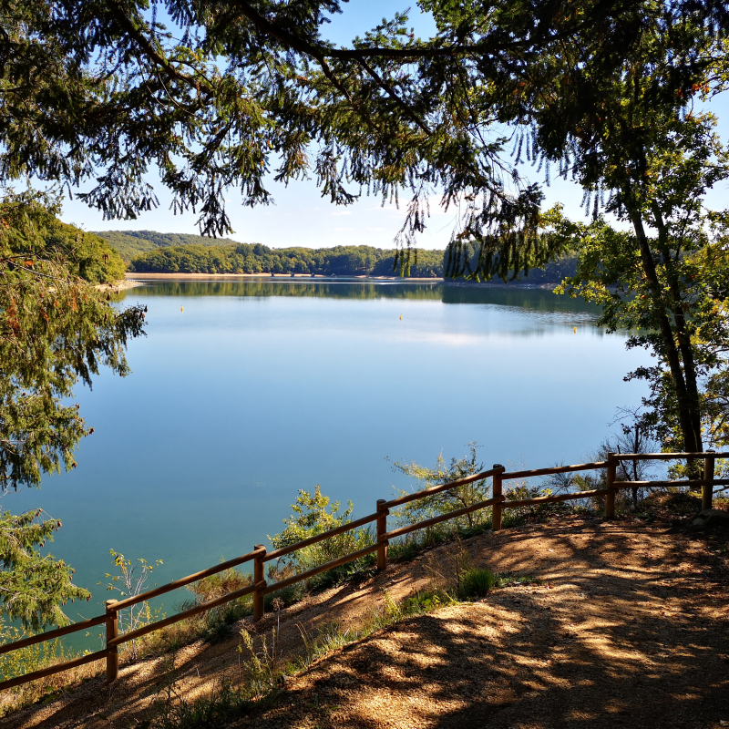 Lake Saint-Étienne-Cantalès
