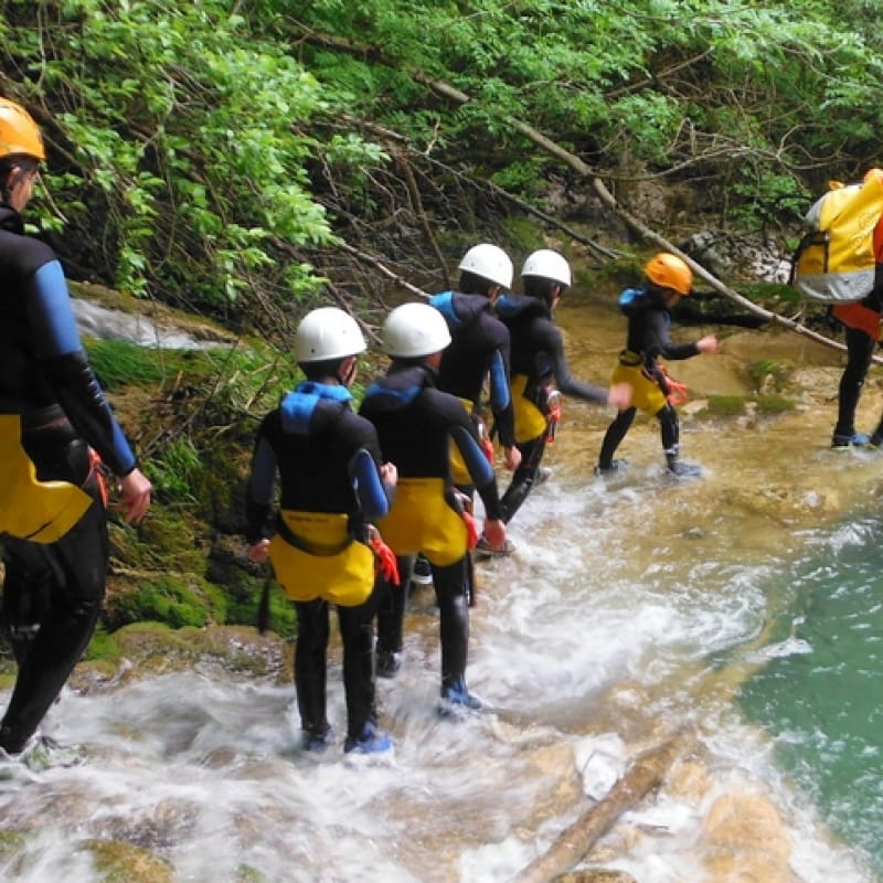 Canyoning en famille Albarine Équilibre Vertical