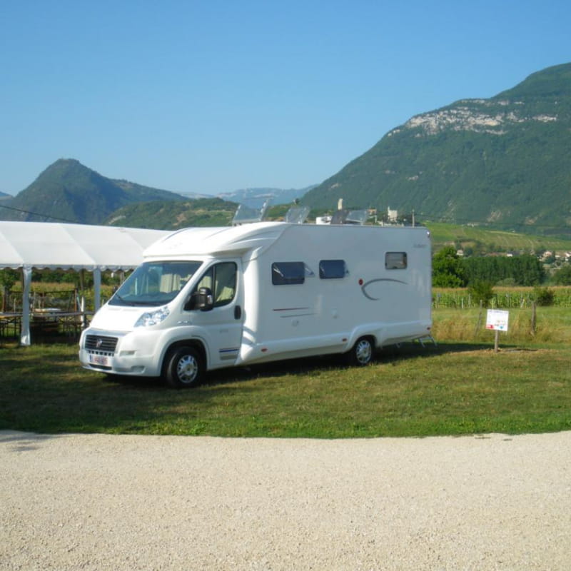 Aire de service et de stationnement camping-car