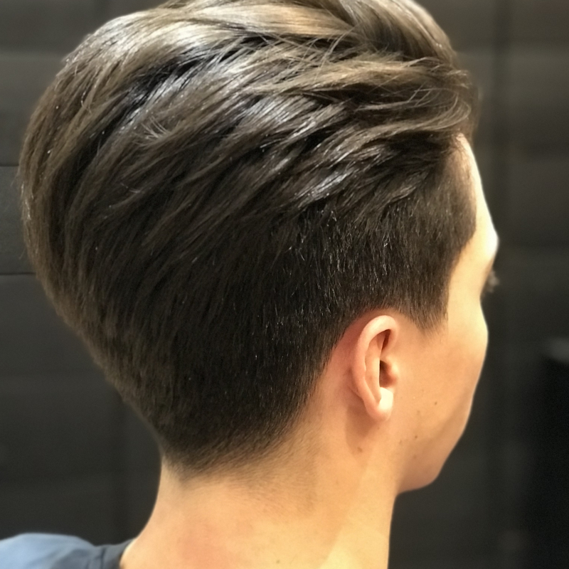 Coupe cheveux court femme -The Dude Barber