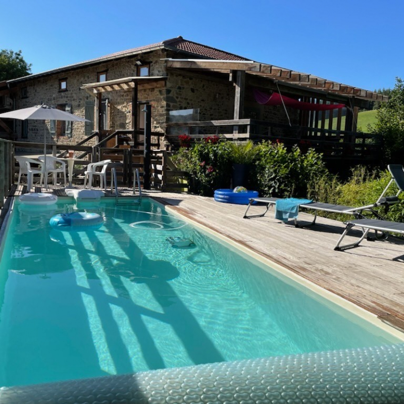 'Gîte de Basse Comté' (avec piscine chauffée) à Cublize (Rhône - Beaujolais Vert - Lac des Sapins) : gîte avec piscine