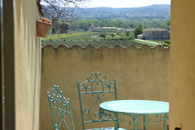 Terrasse privative avec vue sur le vignoble