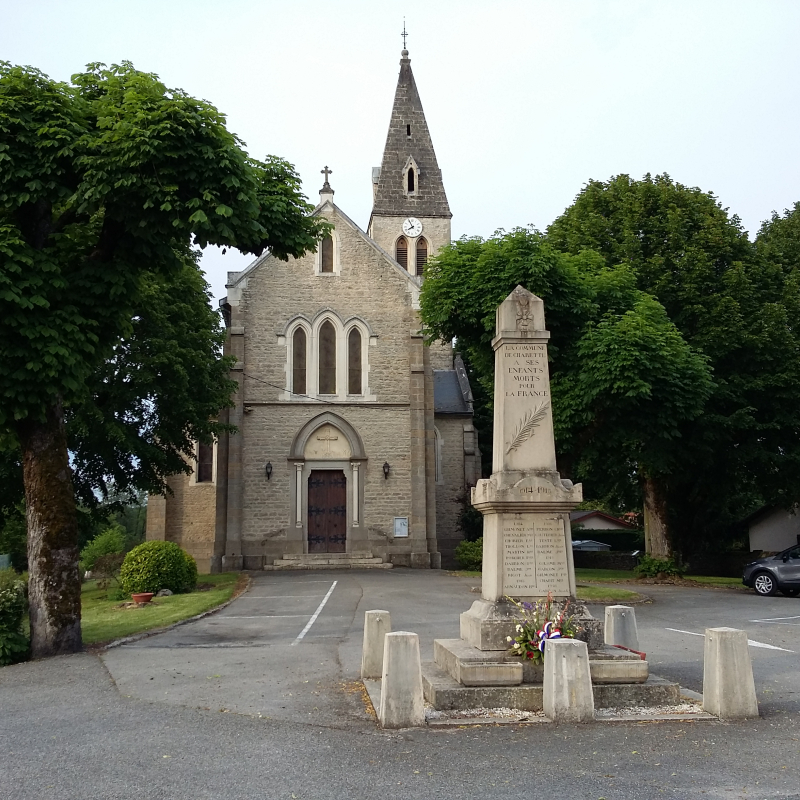 église et monuments aux morts de Charette aux Balcons du Dauphiné