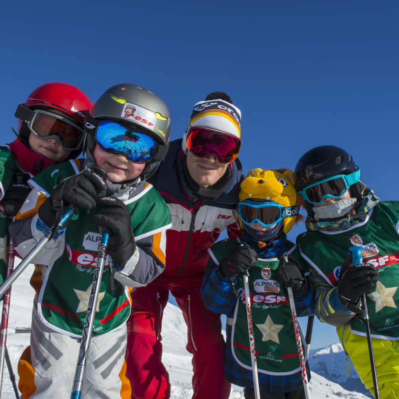 Cours collectif enfant de ski alpin avec l'ESF