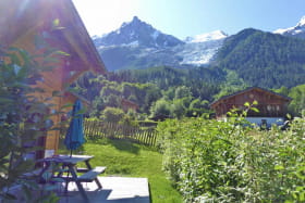 vue depuis la terrasse: Aiguille du midi et Glacier des Bossons