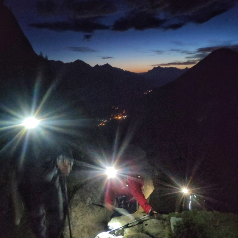 Night hikes: a different view of the mountains