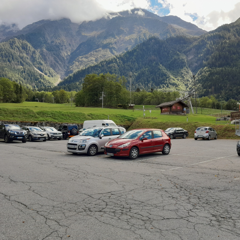 Parking du Tourchet vue montagne