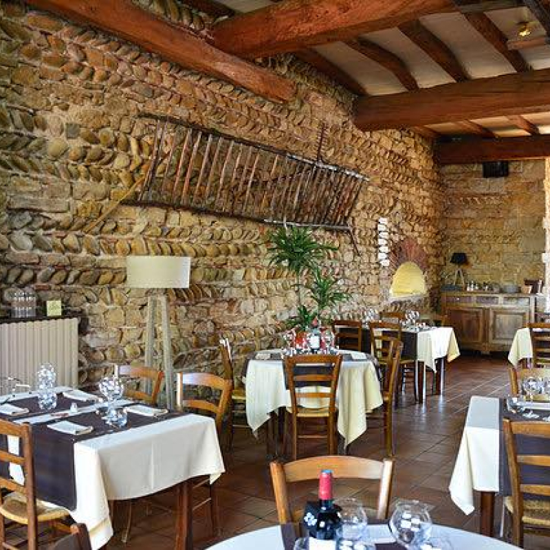 intérieur restaurant Le Pressoir - Ambronay