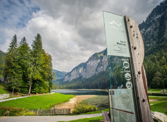 Panneau d'entrée du sentier d'interprétation du géosite Unesco du lac de Montriond