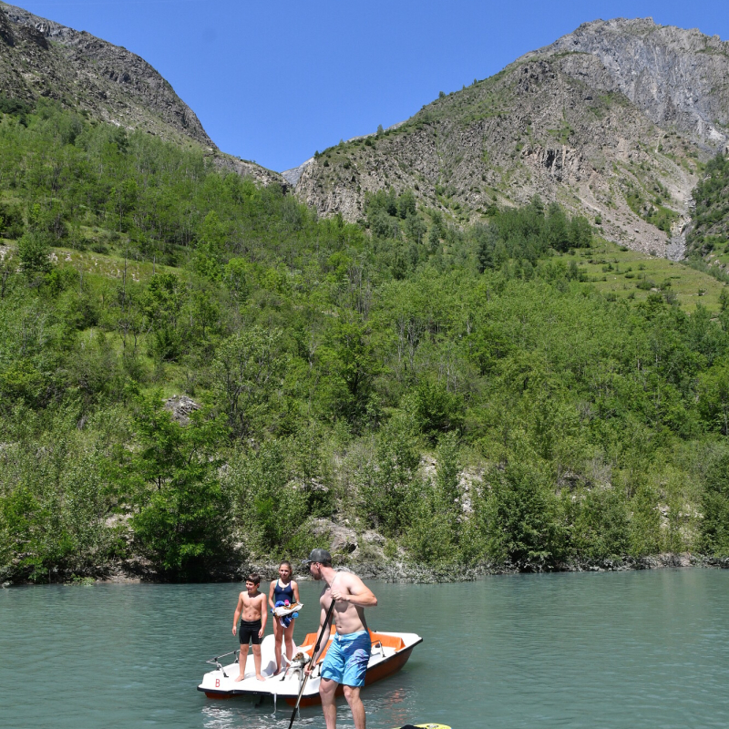 Stand up paddle à la base nautique de la cabane au bord du lac