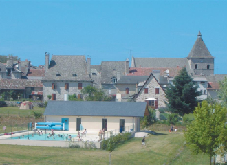 Swimming pool in Marcolès