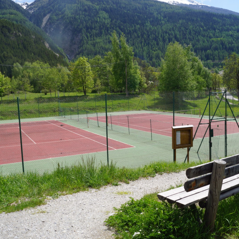 Tennis courts in Bramans