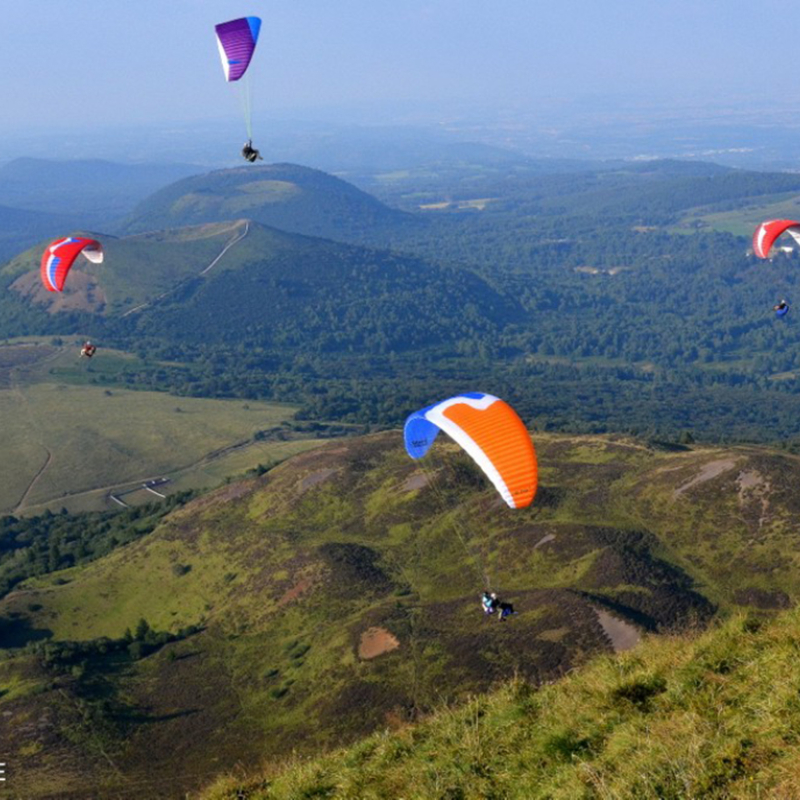 Vol au-dessus des volcans d'Auvergne