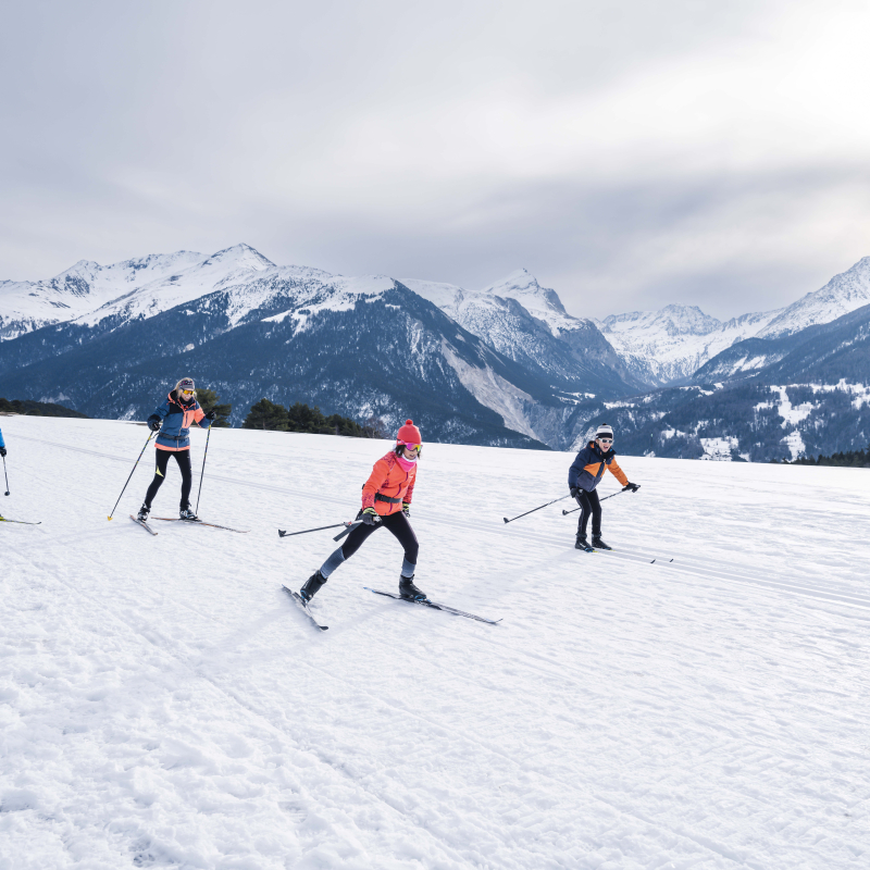 Family cross-country skiing Aussois
