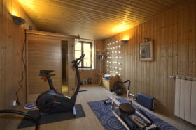 Gîte 'Le Minotier' à Gleizé (Rhône - Beaujolais) : espace fitness avec sauna.