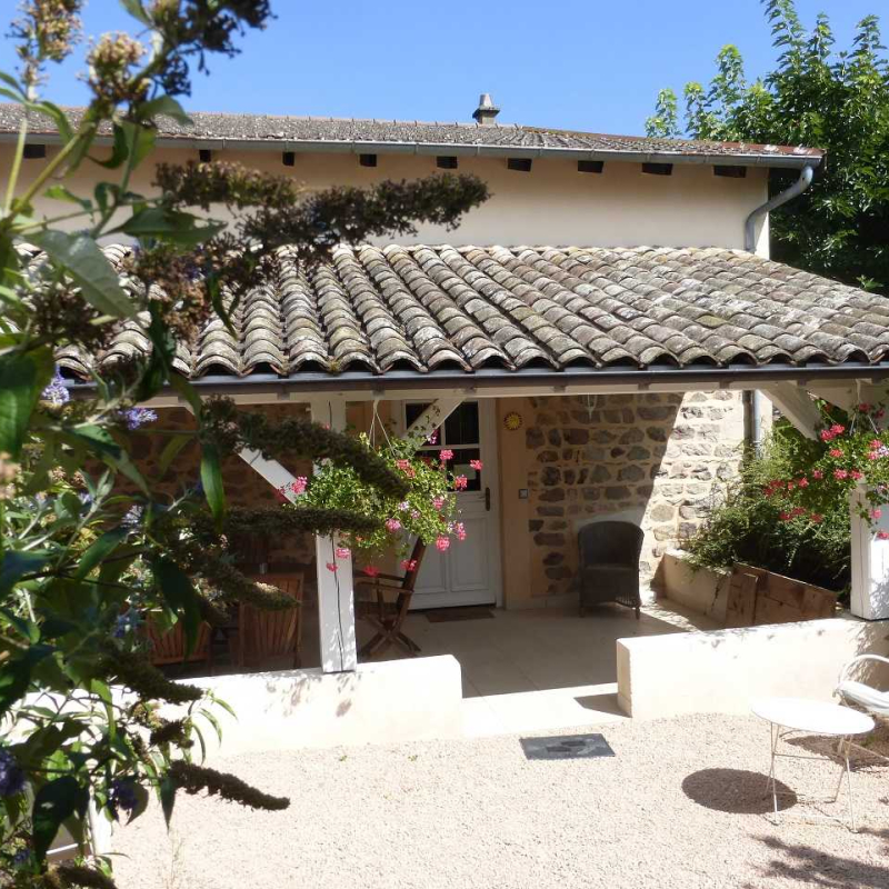 Gîte 'Domaine Gouillon - Petite Grange' à Quincié-en-Beaujolais (Rhône, vignobles Beaujolais).