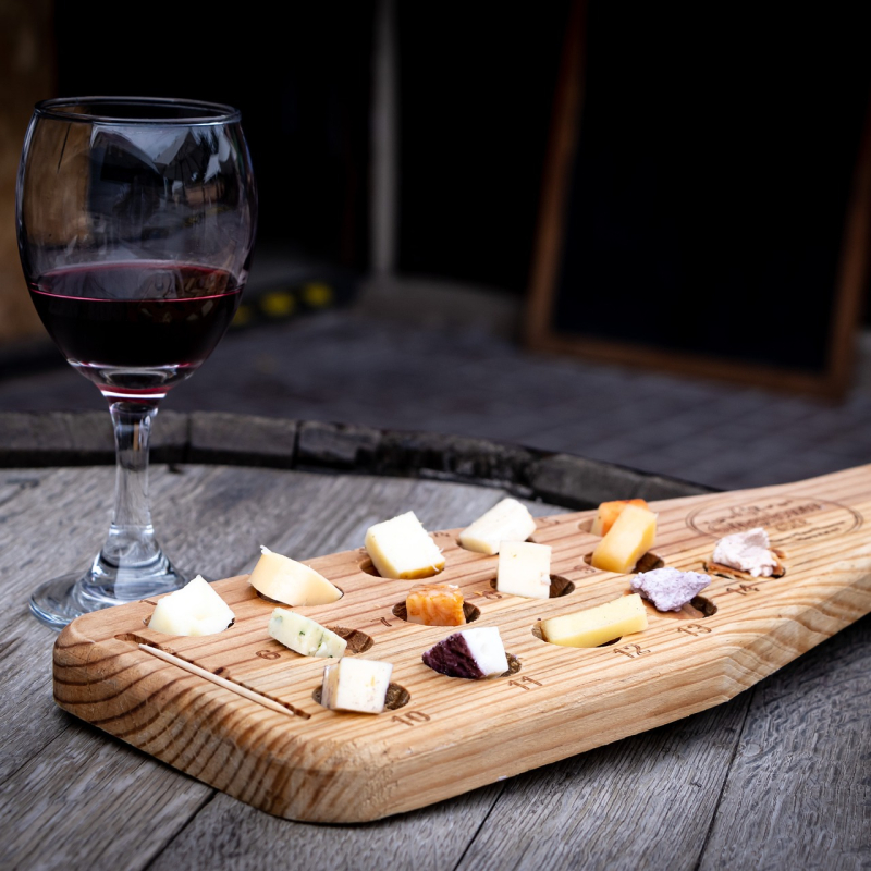 Dégustation de vin de Savoie à la fromagerie du Val d'Aillon