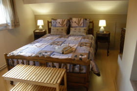 Votre chambre spacieuse de 18 m² pour un repos bien mérité. 