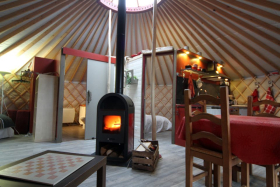 Camping Le Buisson - Yourte avec jacuzzi privatif