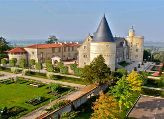 Château de Bouthéon, musée et parc animalier